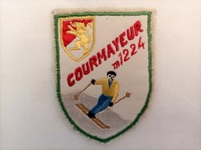 Ecusson ancien de COURMAYEUR Italie - en tissu brodé - 5 cm x 6,5 cm