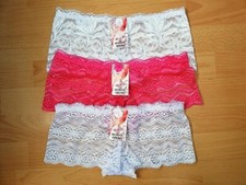 LOT DE 3 SHORTY FEMME TAILLE M/L MARQUE PETILLANCE COULEUR BLANC + ROSE