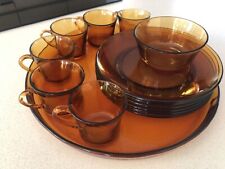 Lot DURALEX vintage - Plat à tarte, tasses à café, sucrier, assiettes à dessert