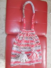 SAC en tricot rouge avec pompon  - Neuf