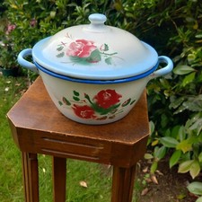 Soupière en tôle émaillée