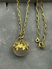 Collier pendentif creux