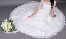 Robe de rêve : robe de mariée de haute qualité (prix de vente conseillé 1700 euros), comme neuve, ivoire, S-M