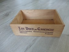 ancien caisse bois les ducs de gascogne Gimont France deco retro french