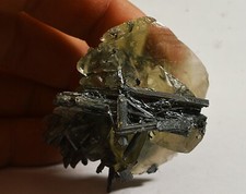 Cristaux de stibine sur un cristal de Calcite 60g stilbine stibnite