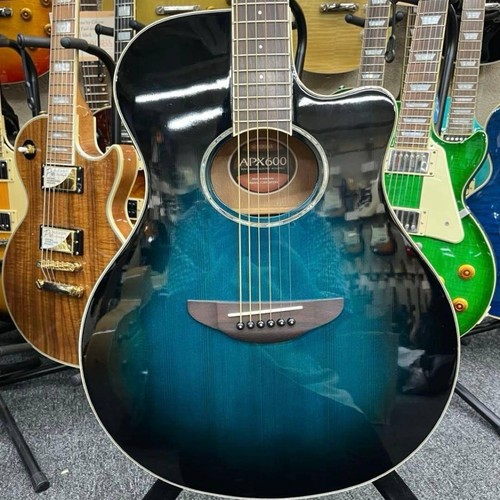 12683 yamaha apx600 blue - yamaha,