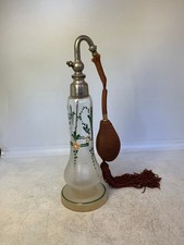 ANCIEN PULVERISATEUR DE PARFUM DECOR VERRE EMAILLE