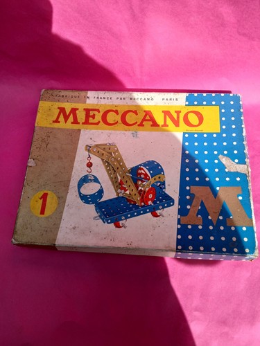 Boite ancienne pleine - pleine, de