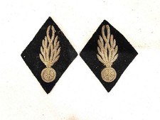 pour Uniforme Ancien Losange d'épaule, col, bras broderie Métal ww2 ?