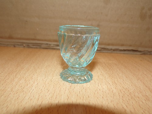 Petit verre - petit, en
