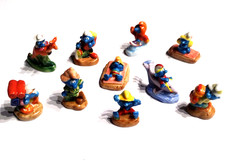 Série complète de fèves LES SCHTROUMPFS EN VACANCES 2008 * 204