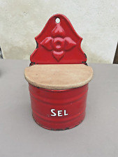 Boite à sel  en tole émaillée Tchécoslovaquie