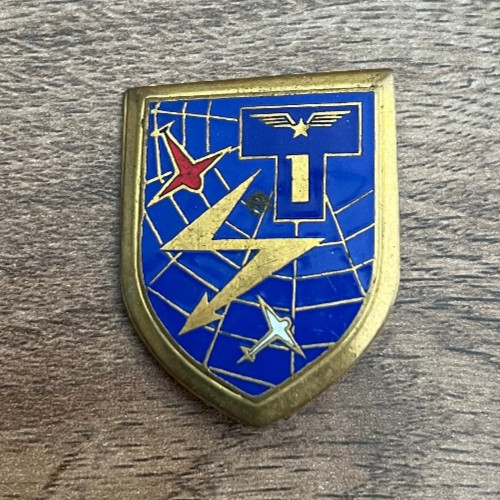 Insigne militaire n111 groupe - militaire,