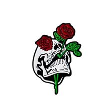 Pin's tête de mort et roses