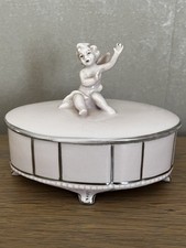 Boîte en porcelaine rose de