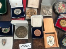 Médailles Police International Et Papiers / Papiers Marbre En Trousse Lot 2