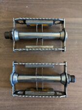 Paire de pédales métallique