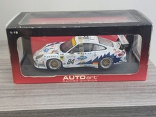 Porsche 911 GT3 R Winner  24 heures du Mans 2003 Autoart  1/18