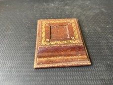 Petit Cadre Ancien en Cuir