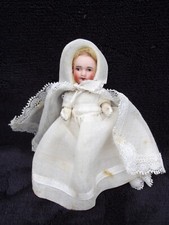 ancienne petite poupée