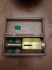 ancienne equère d'arpenteur PENTOM7TRE AVEC BOUSSOLE