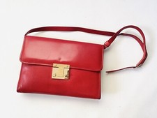 Sac à main en cuir rouge