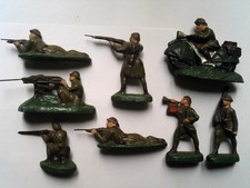 Lot de 8 Soldats en Plomb