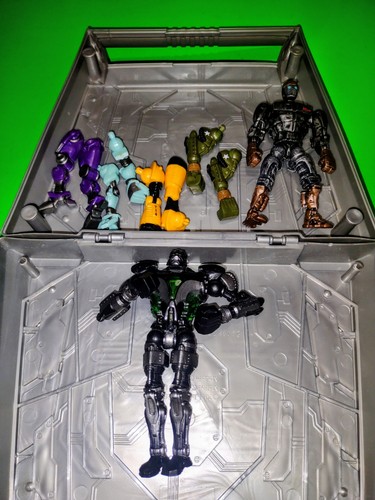 Jakks 2011 real - real, atom