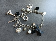 Bracelet avec breloques