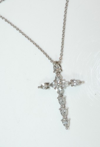 Pendentif croix zircon - pendentif, en