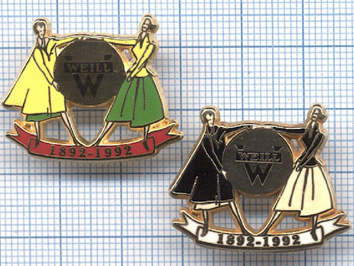 Lot pin centenaire - 2, pin's