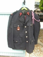 ensemble  de ceremonie sapeur