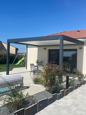PERGOLA BIOCLIMATIQUE A LAME