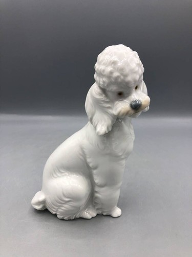 Rare figurine caniche chien
