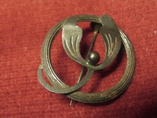 BROCHE ancienne GUI PORTE-BONHEUR ART DÉCO métal noirci