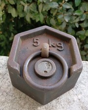 Ancien Poids 5kg Hexagonal  en Fonte pour Balance 