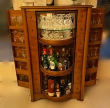 Bar merisier porte pivotante Travail du XXe siècle