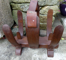 GUILLERME & CHAMBRON PORTE-REVUE SKELETON BOIS COURBE SANGLE CUIR DESIGN 1960