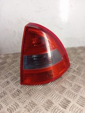 Feu arriere principal droit