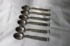 Rare petites cuillères