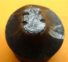 Ancienne matrice /poinçon outil ( A2240/A ) 215g La vierge et l'enfant