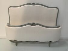 Lit corbeille de style Louis XV en hetre patiné XX siècle