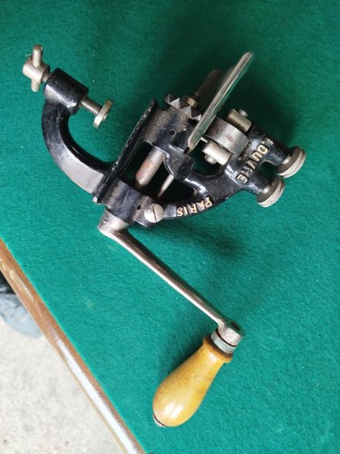 Petite machine festonner - machine,