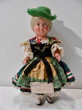 JOLIE POUPÉE FOLKLORQIUE