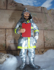 Collection " SOLDATS du FEU": Le POMPIER JAPONAIS en Tenue de Feu , 1995...no 9