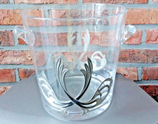 Superbe seau a champagne en verre avec décor en etain