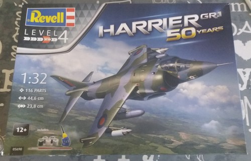 Hawker harrier revell - hawker,
