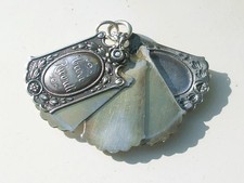 BEAU PENDENTIF "PETIT CARNET