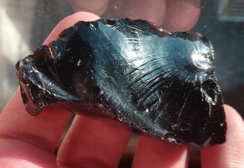 37.63gr 60x32x23mm obsidienne