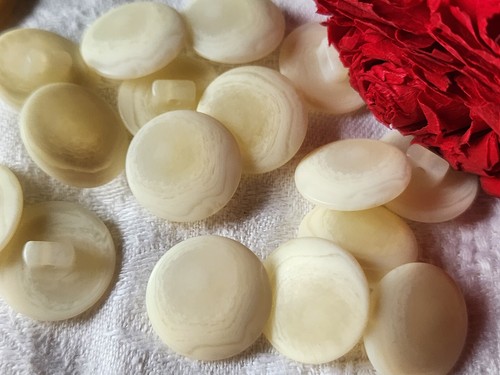 Lot boutons blanc mat - 15,